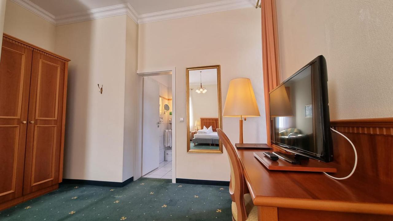 Double Room,1589170645:JPEG