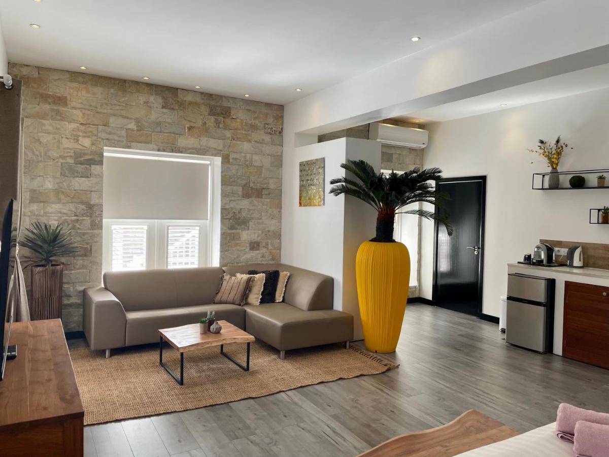 Superior Zimmer mit Kingsize-Bett und Balkon