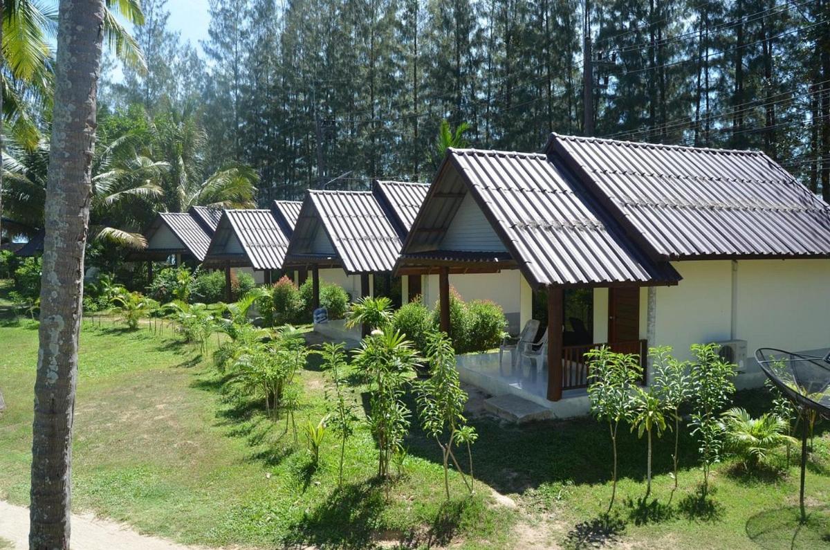 Bungalow with Garden View