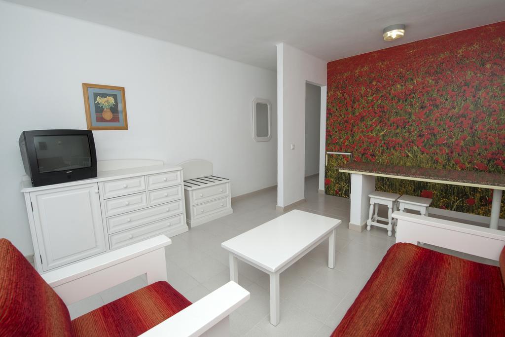 Basic Familiekamer (2 Volwassenen + 2 Kinderen)