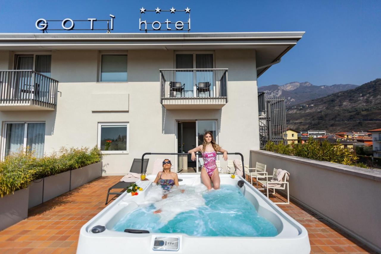 Doppelzimmer mit Terrasse und Whirlpool
