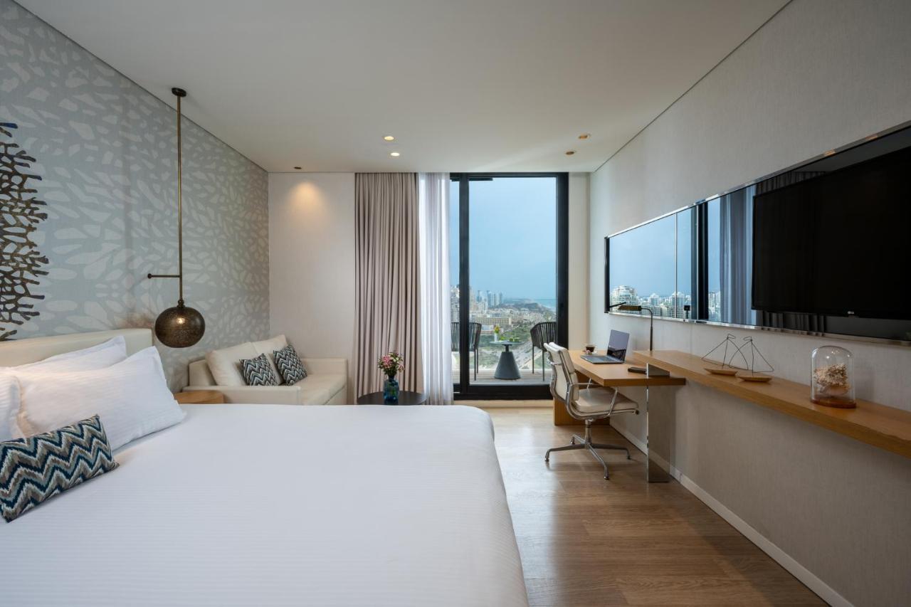 Chambre Double de Luxe avec Balcon - Vue sur Mer (2 Adultes + 2 Enfants)