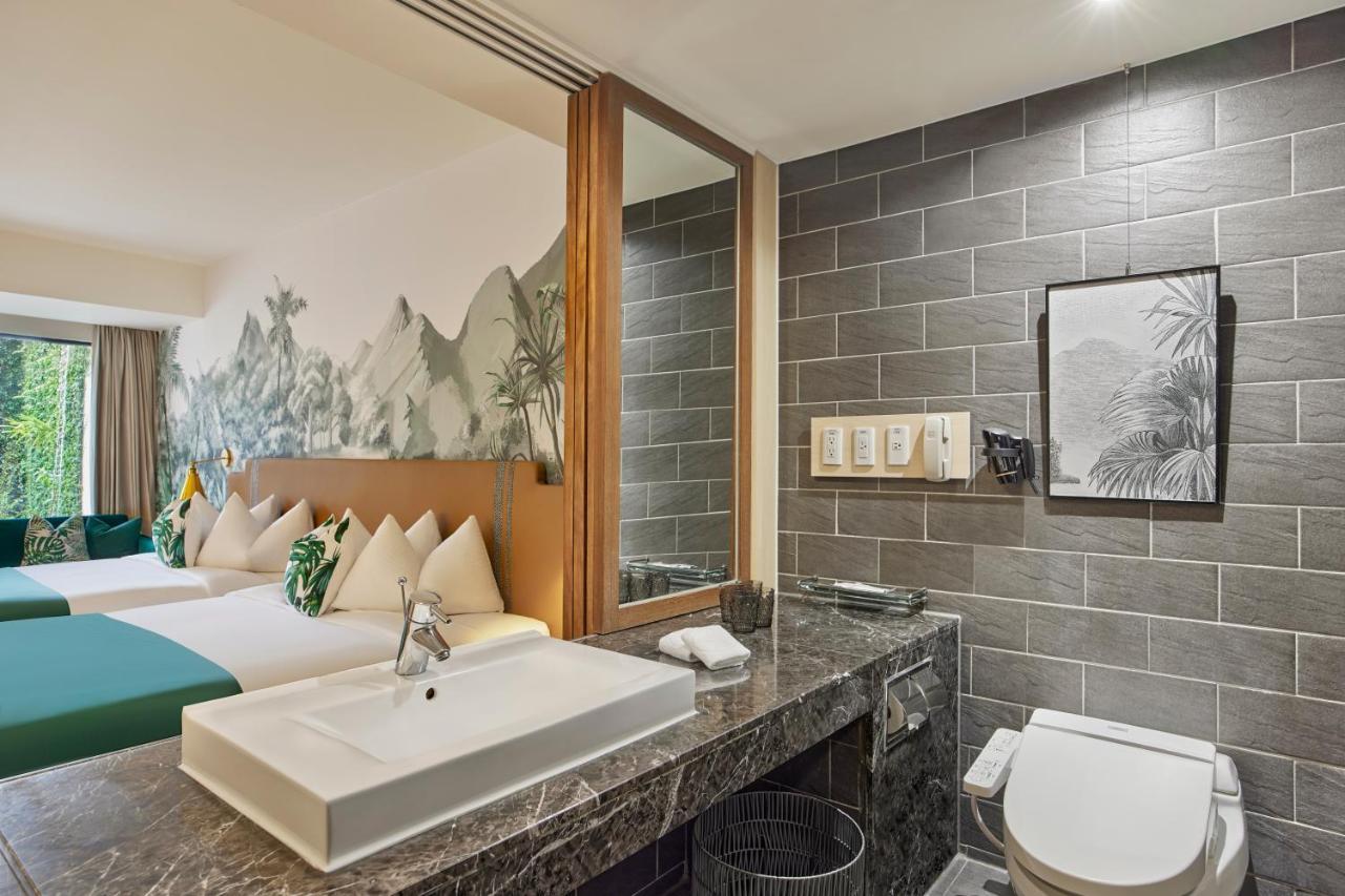 Twin Room Swimming Pool Access