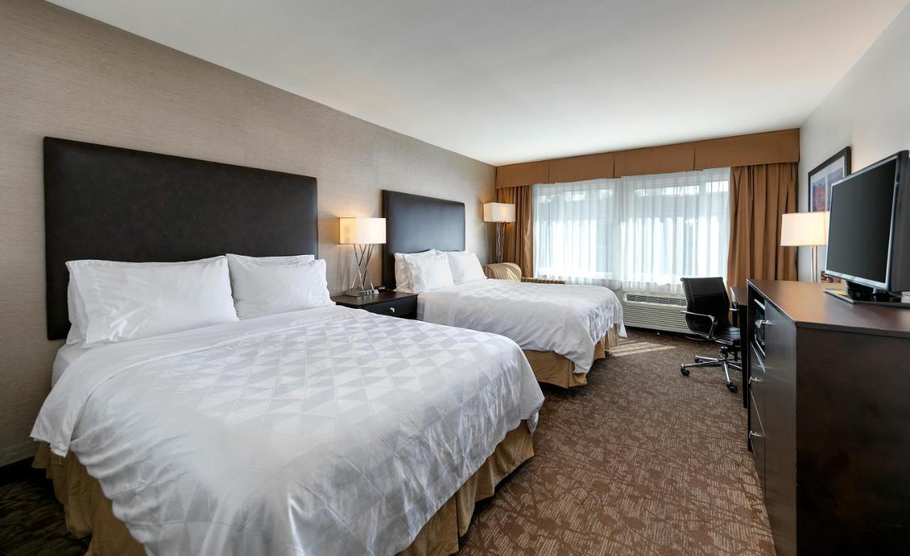 Standard Queen Room with Two Queen Beds - Communications Accessible