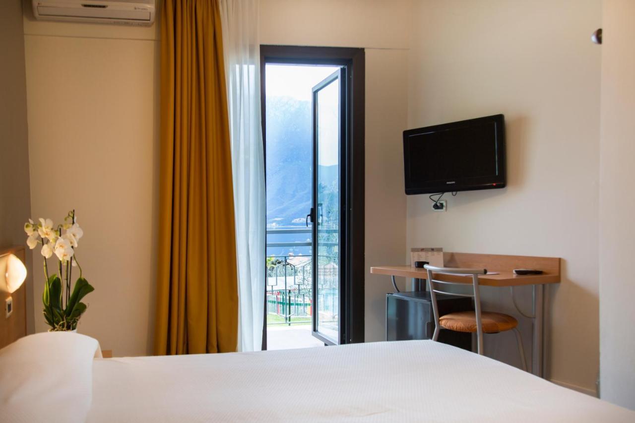 Standard Double or Twin Room Lake View