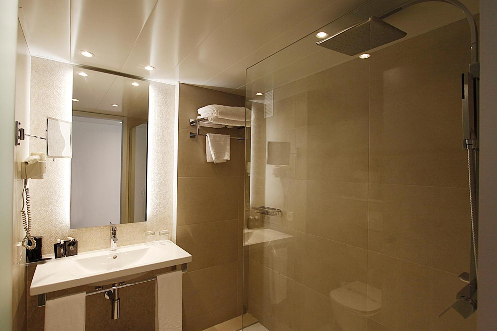 Habitación Doble Estándar con vistas a la piscina