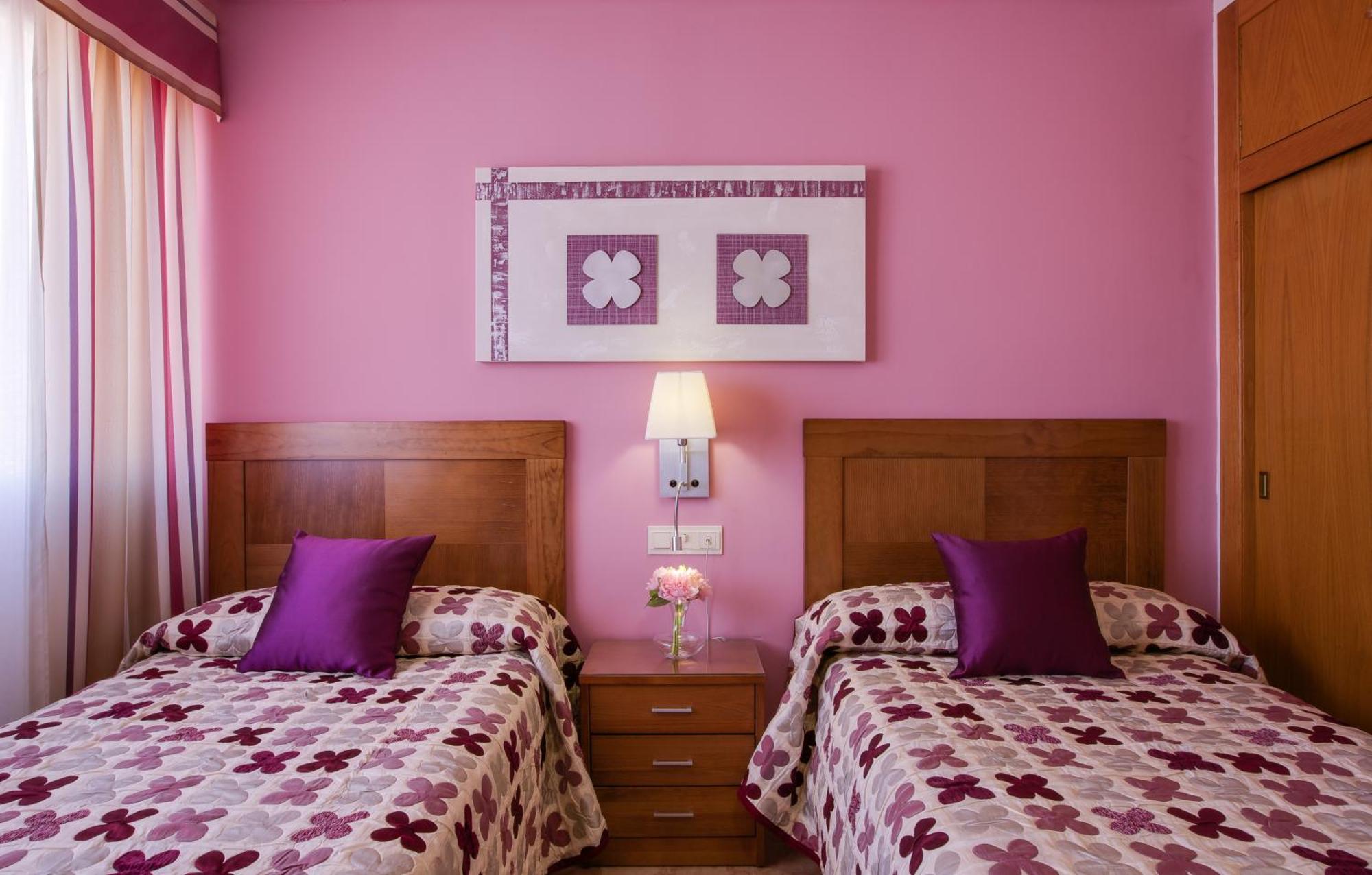 Twin Room,1207757575:JPEG