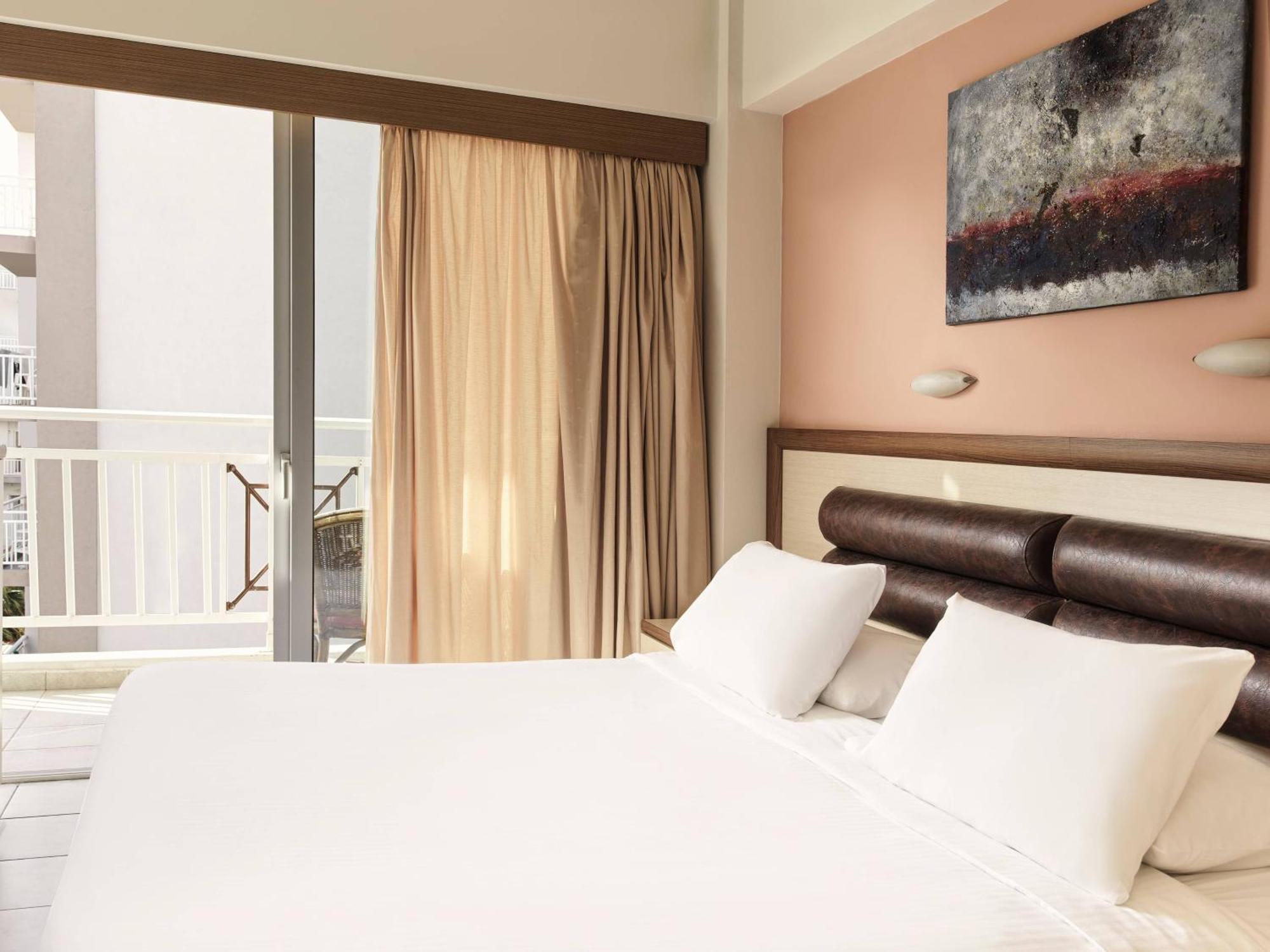 Double or Twin Room Pool Level,1207942018:JPEG