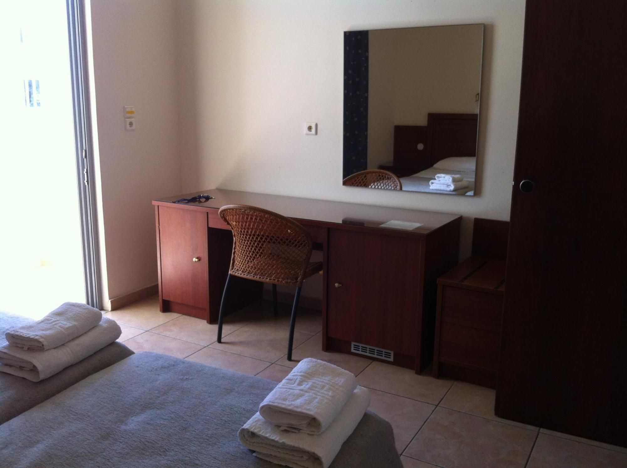 One-Bedroom Apartment,1207969870:JPEG