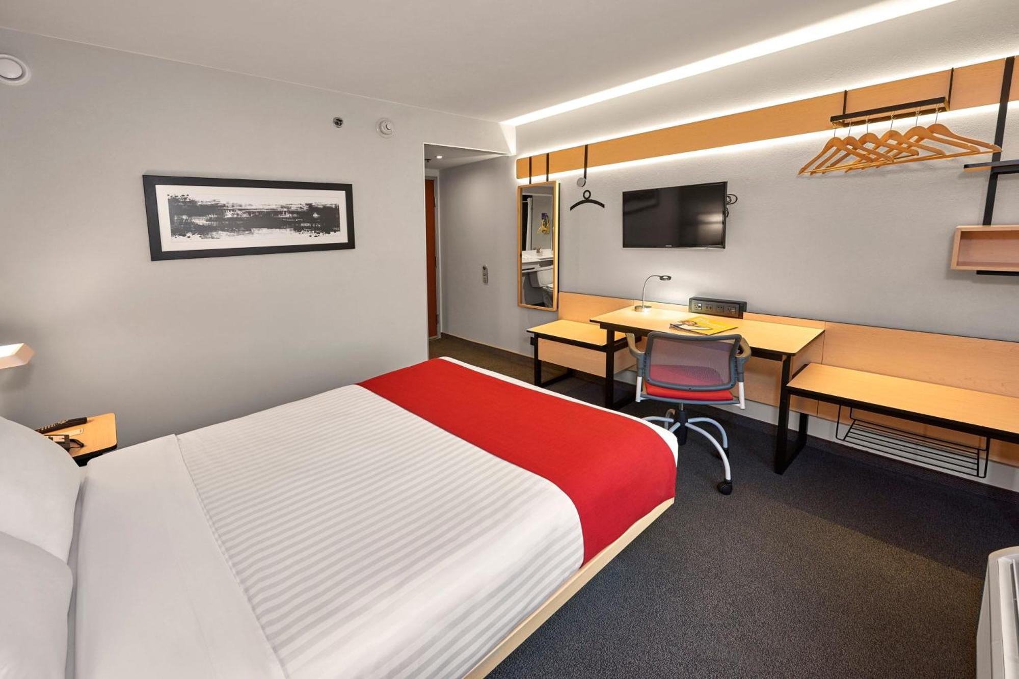 Queen Room