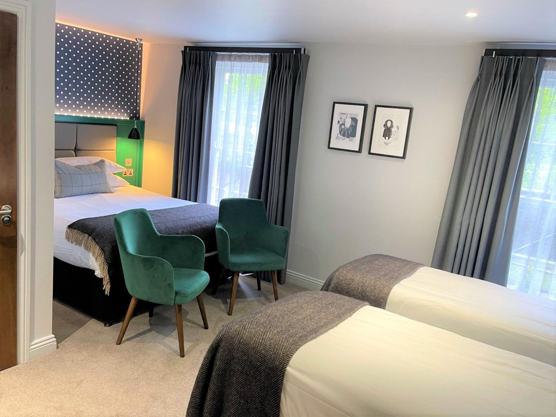 Family Room,1651164338:JPEG
