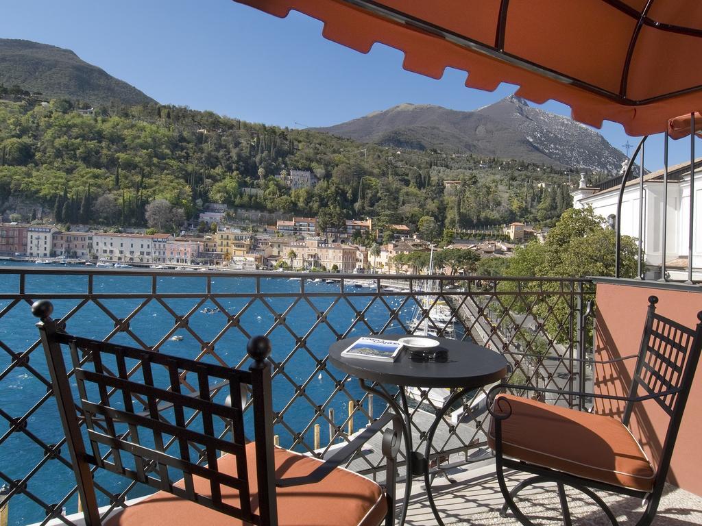 Triple Room with Balcony and Lake View