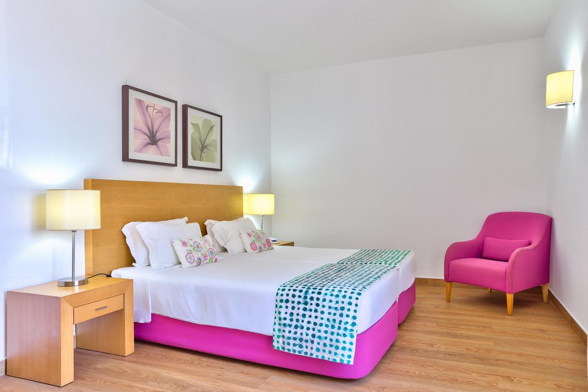 Quarto Duplo ou Twin com Vista Mar Lateral