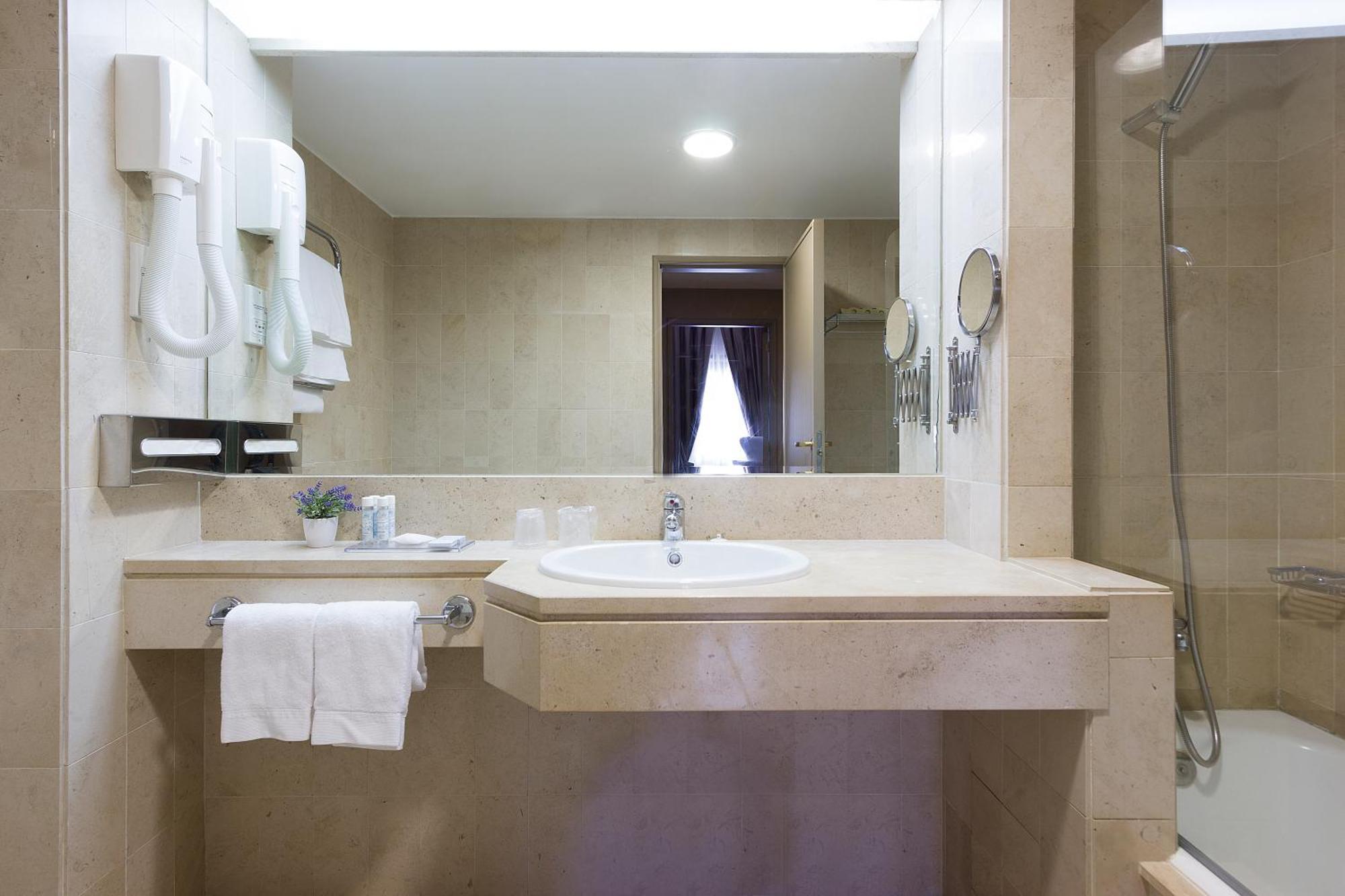Double or Twin Room,1274477725:JPEG