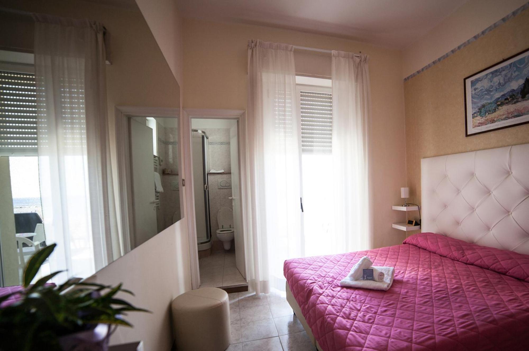 Double or Twin Room,1209423634:JPEG