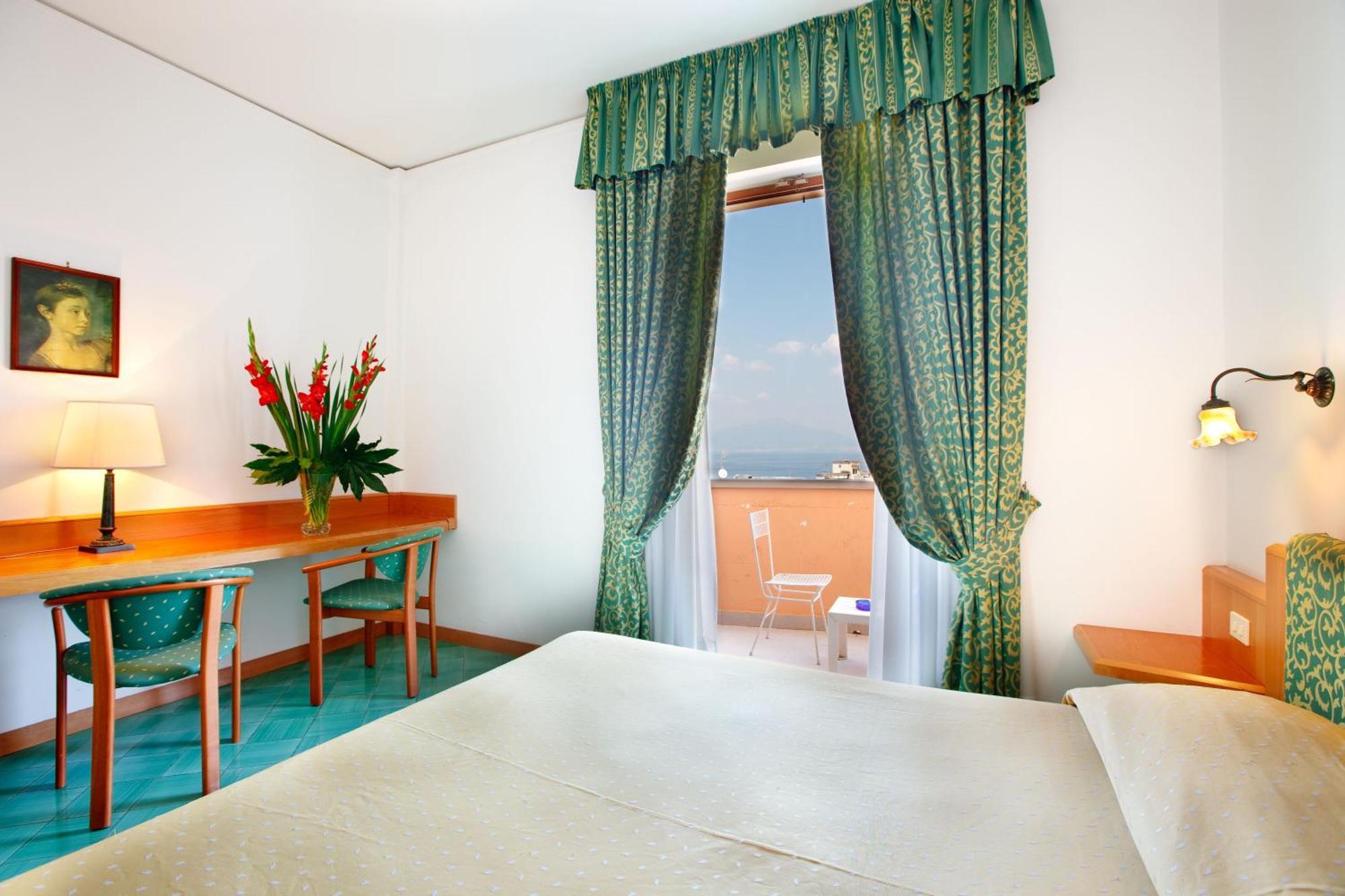 Habitación Triple con vistas al mar