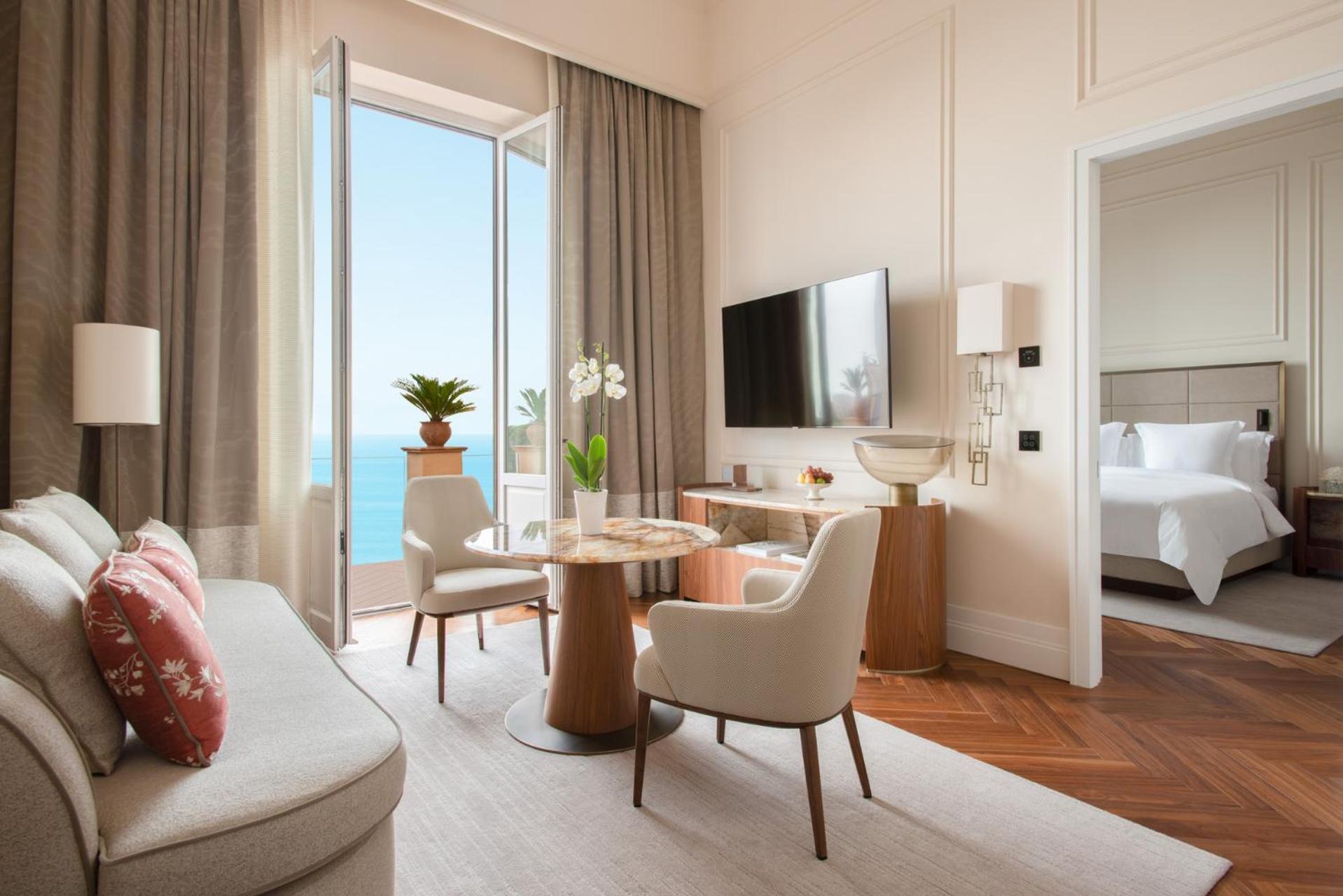 Executive Suite met Kingsize Bed en Uitzicht op Zee