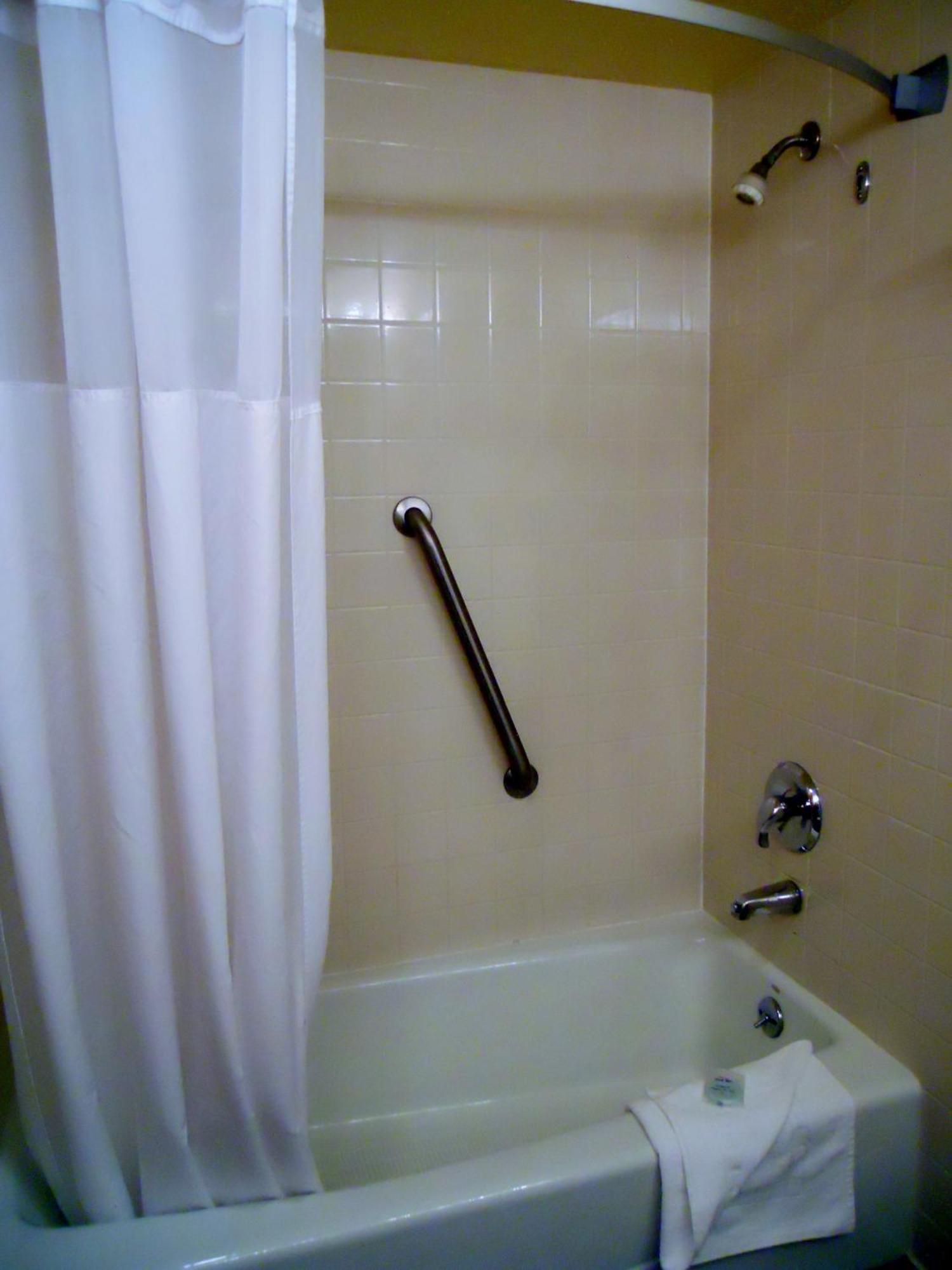 King Room with Bay View - Stairs Only