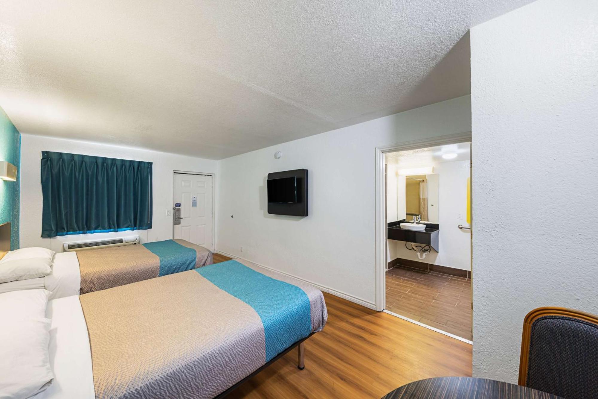 Quadruple Room Smoking