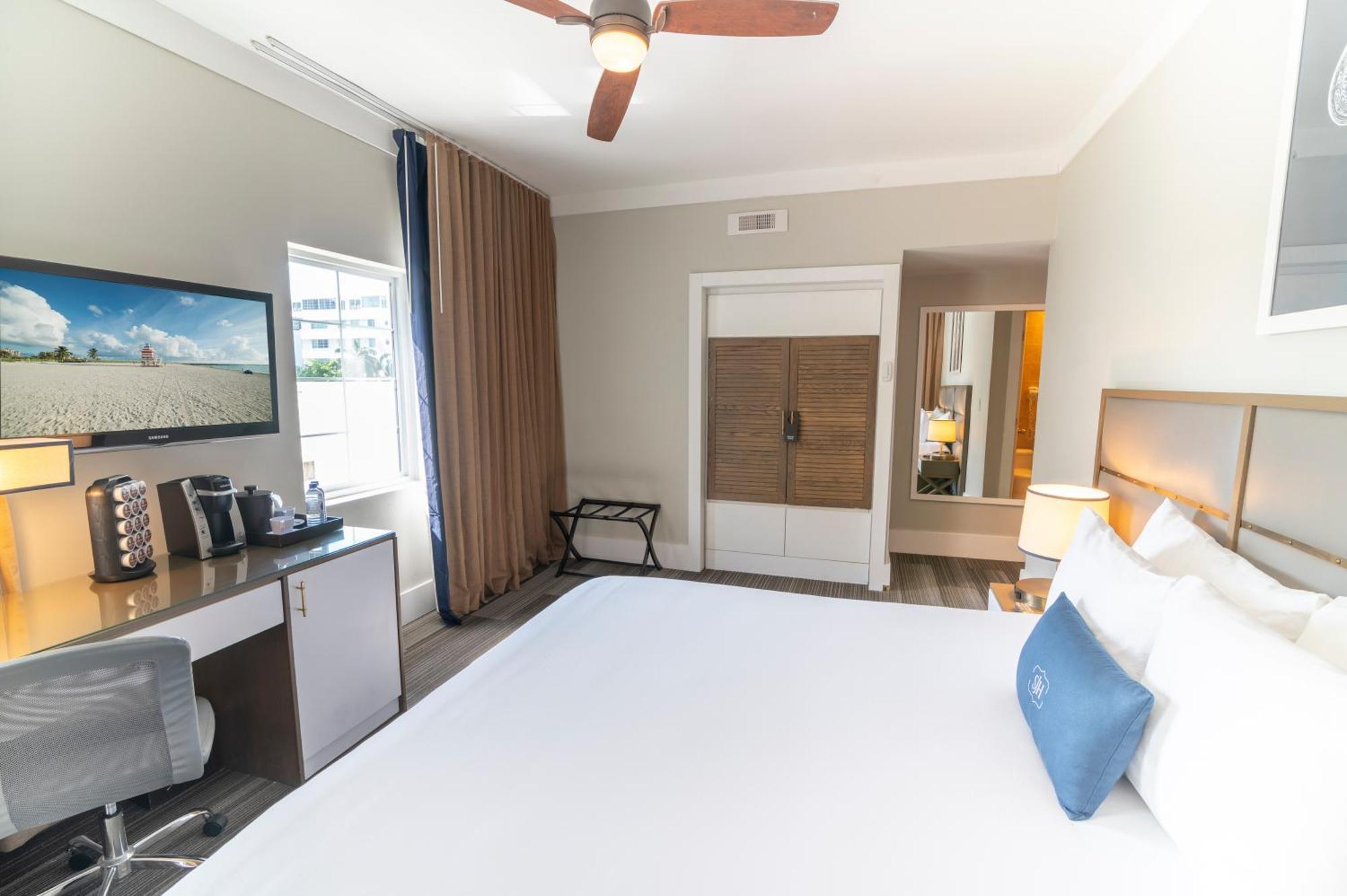 Deluxe met Kingsize Bed en Uitzicht op de Stad