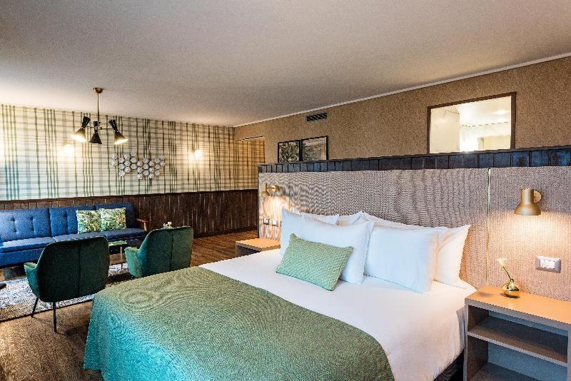 Junior Suite with Mountain View