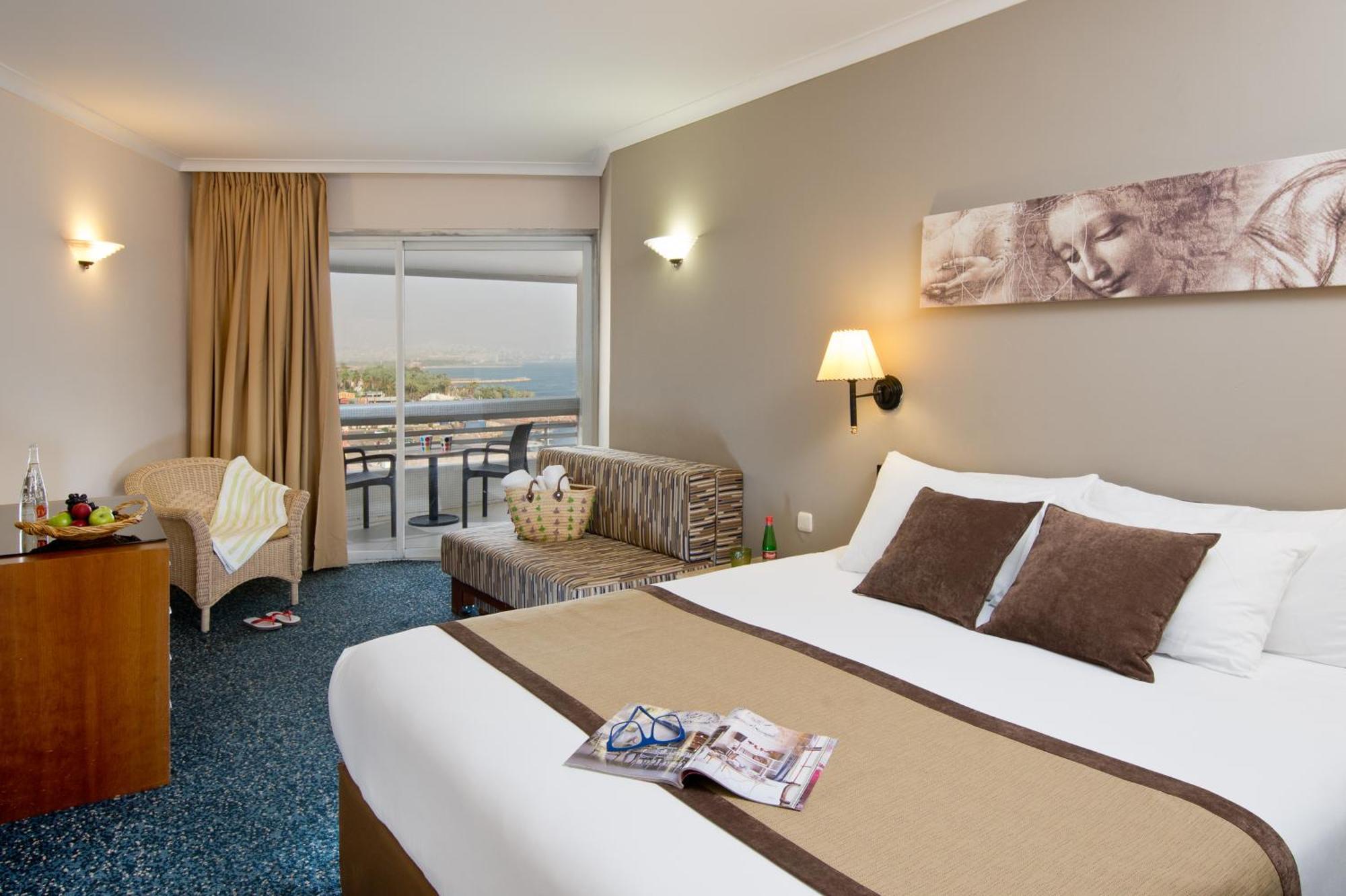Superior Room with Partial Sea View- High Floor