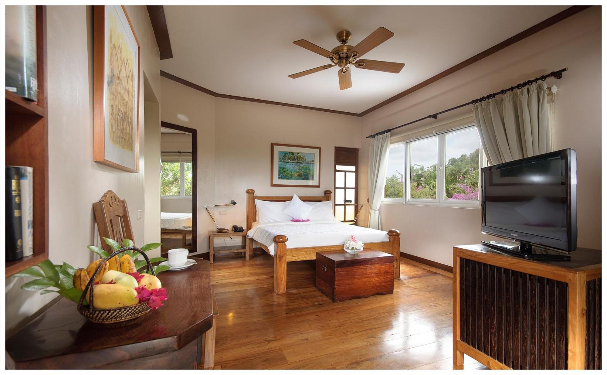 Deluxe Queen Room