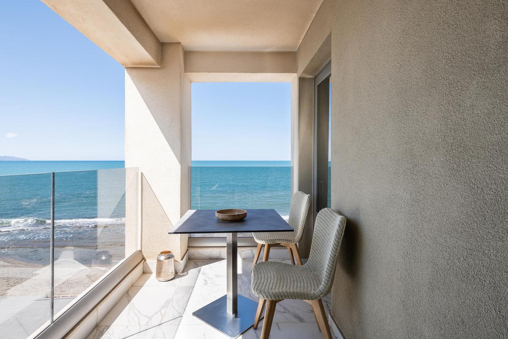 "Serenity" Suite Pool or Garden View