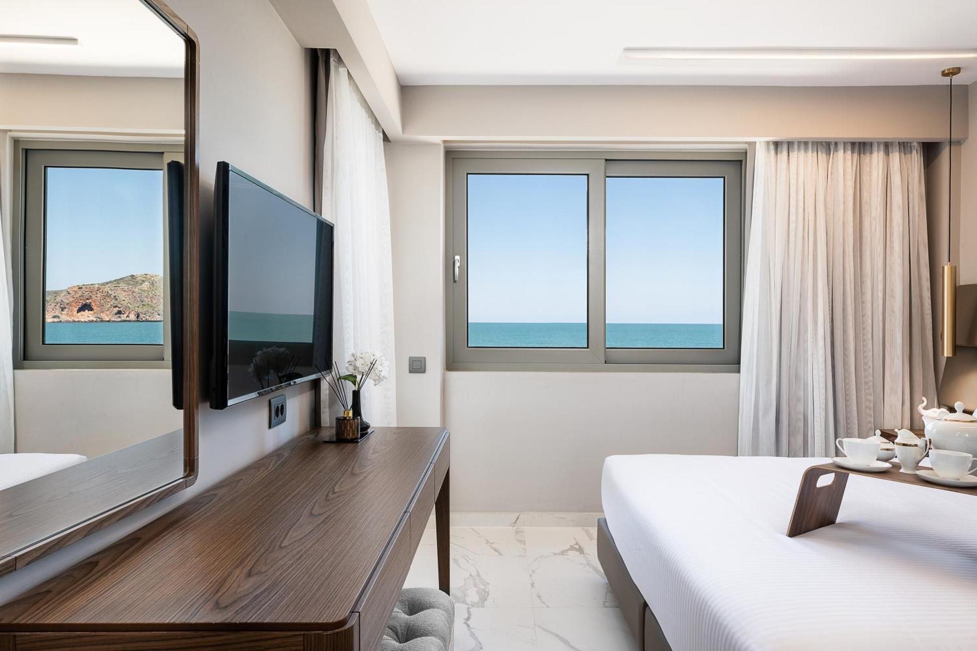 "Serenity" Suite Pool or Garden View