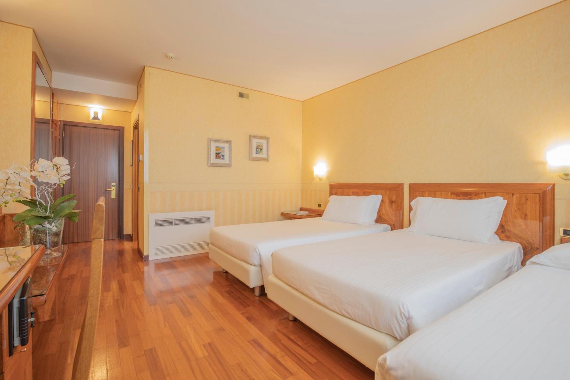 Triple Room,1708097496:JPEG
