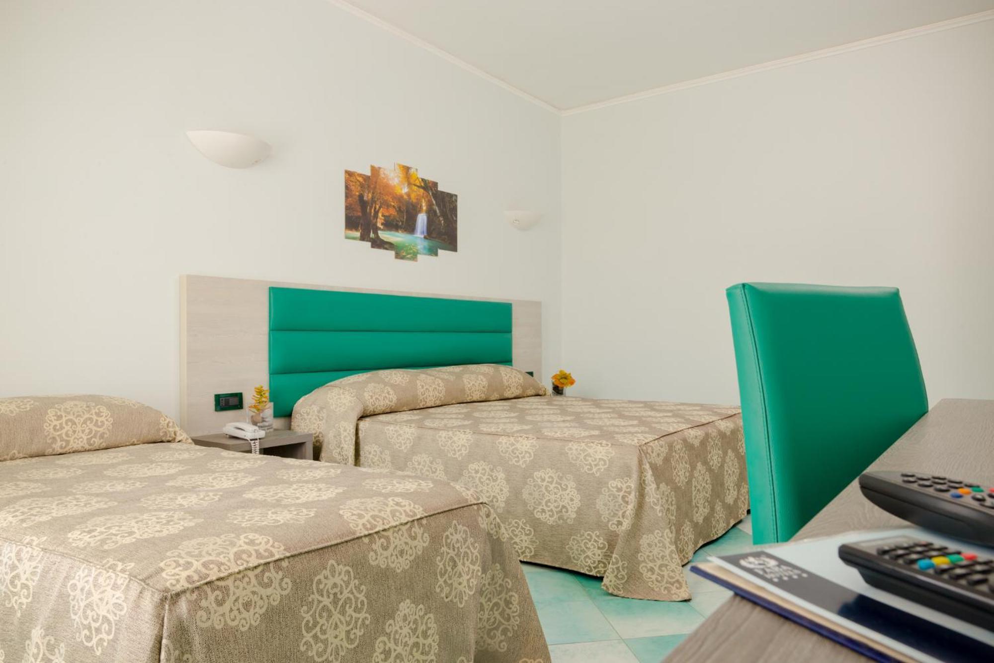 Triple Room,1769491355:JPEG