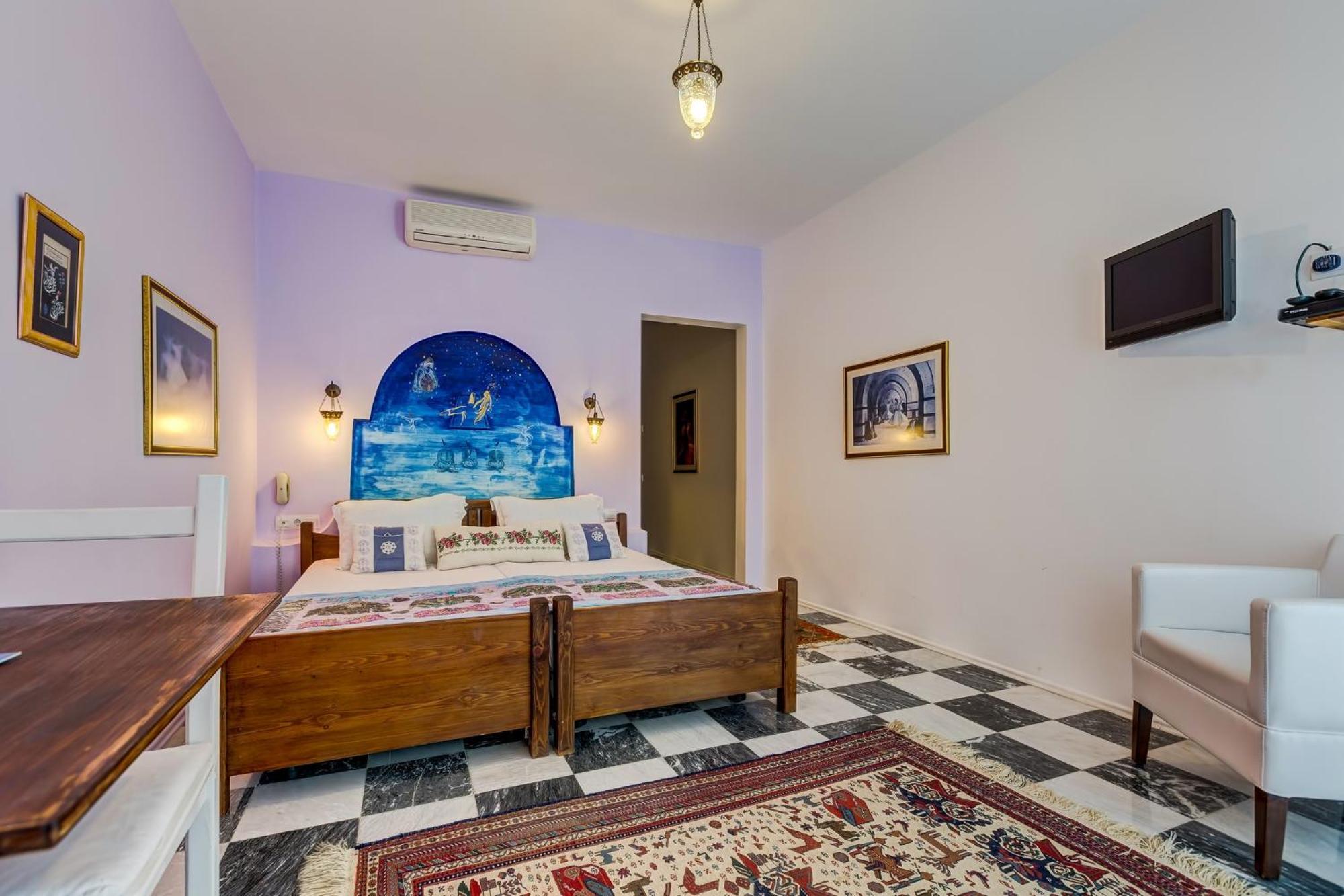Zweibettzimmer mit Balkon