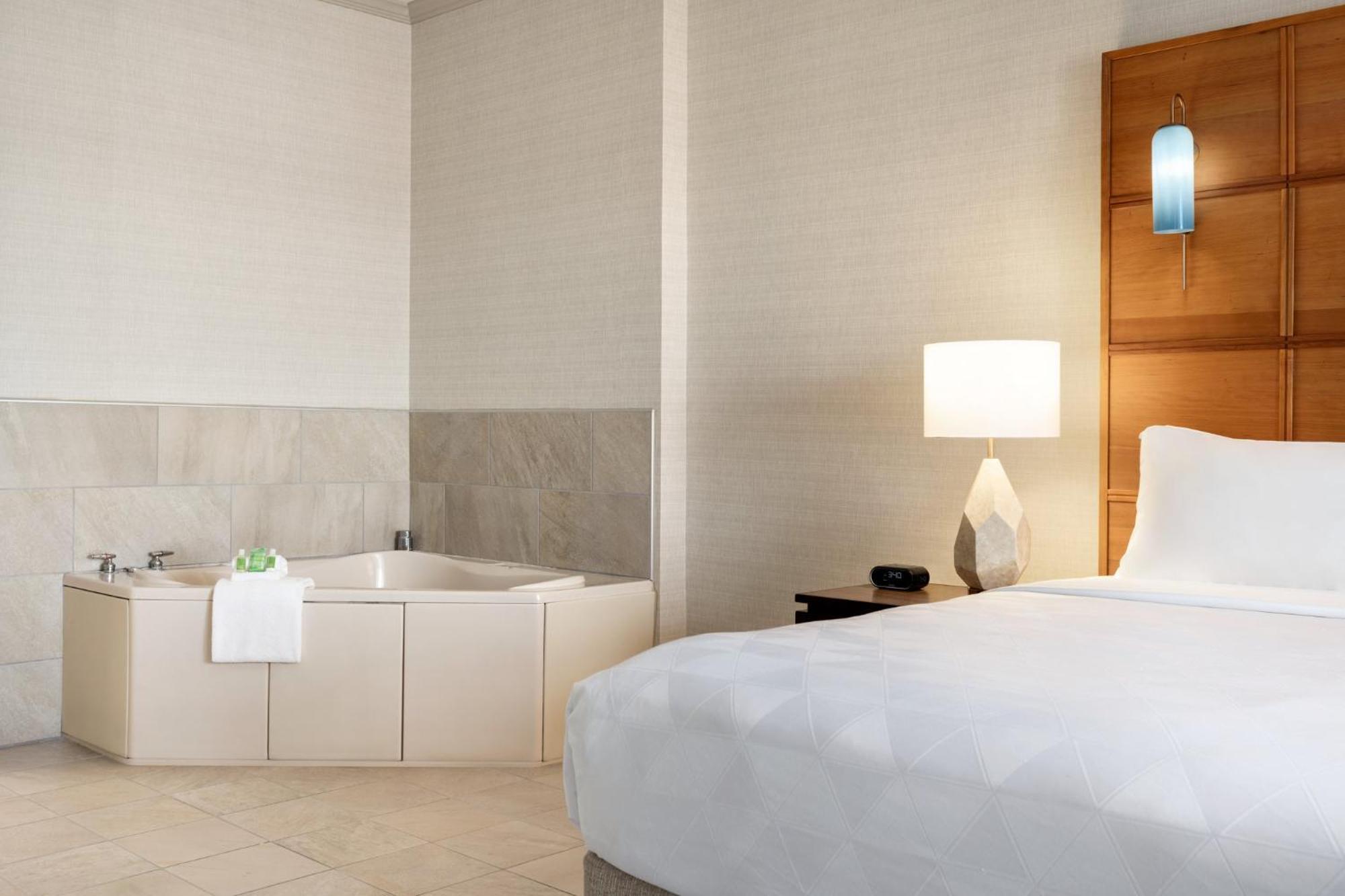 Habitación con cama extragrande - Junto a la piscina - No fumadores