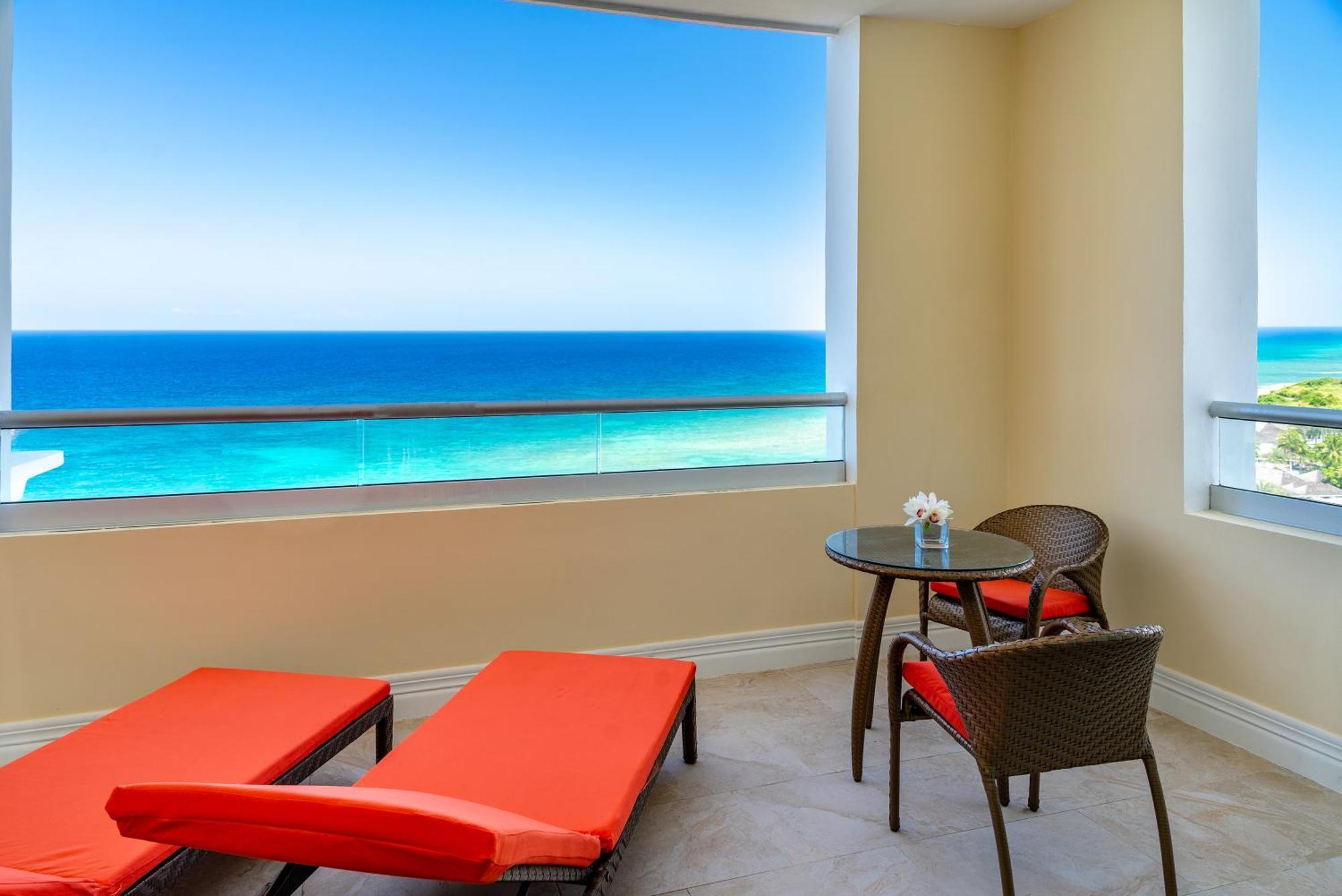 1 Bedroom Grande Luxe Ocean Front Suite