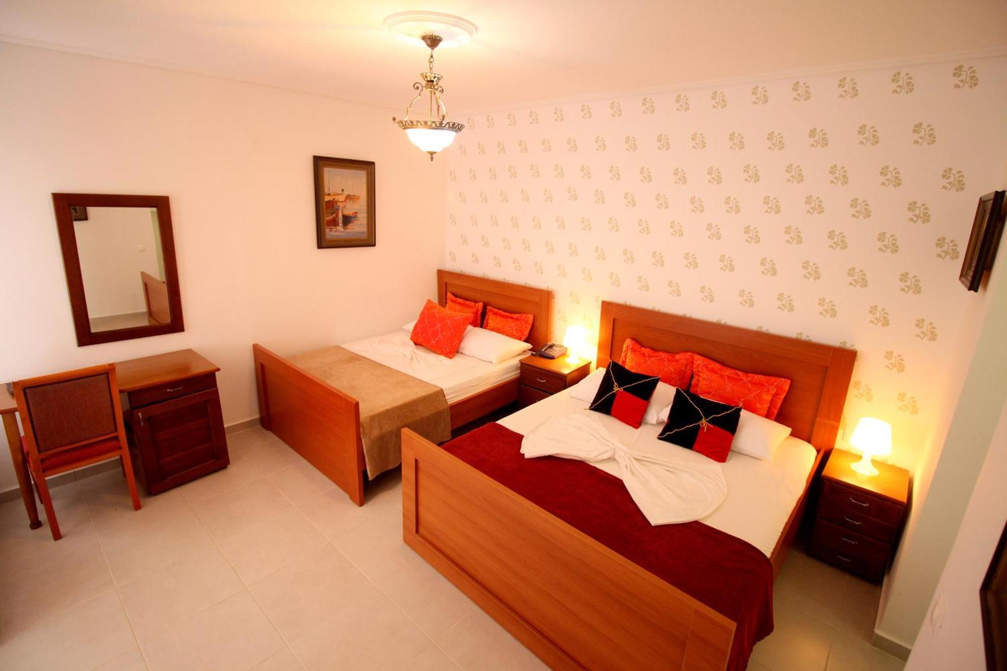 Quadruple Room with Terrace