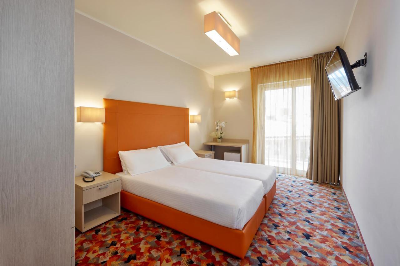 Superior Double or Twin Room Lake View,1756522642:JPEG