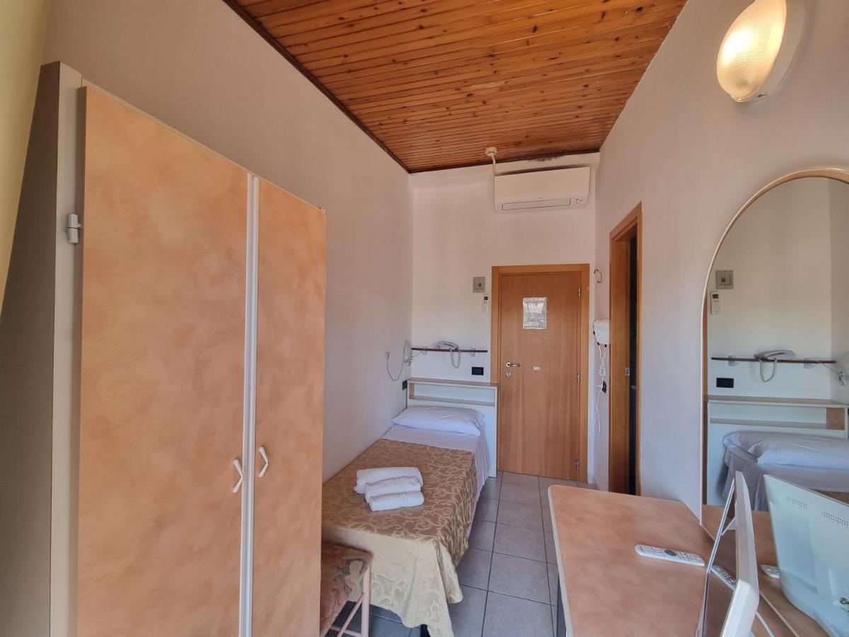 Standard Single Room,1231608731:JPEG