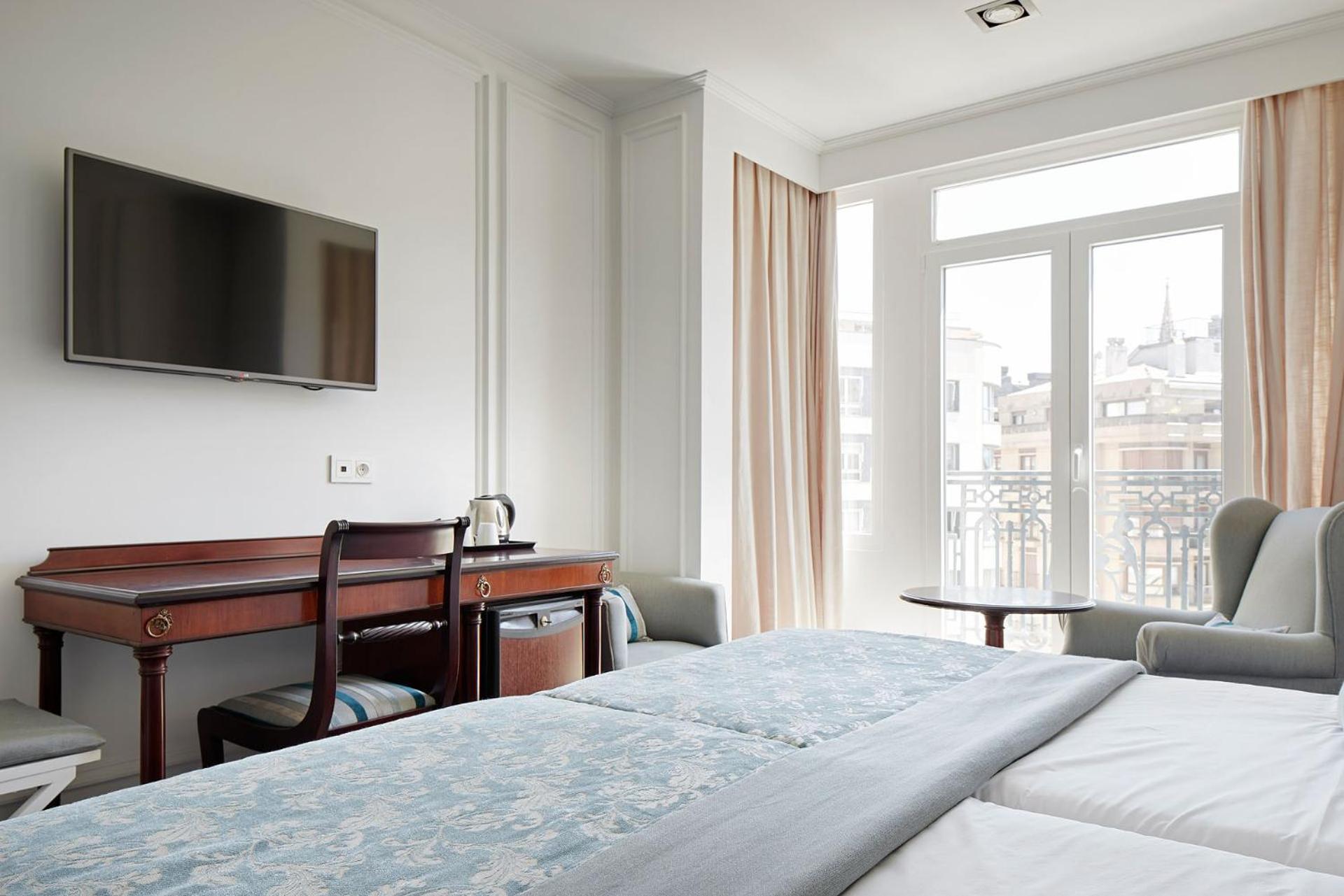 Classic Double or Twin Room City View