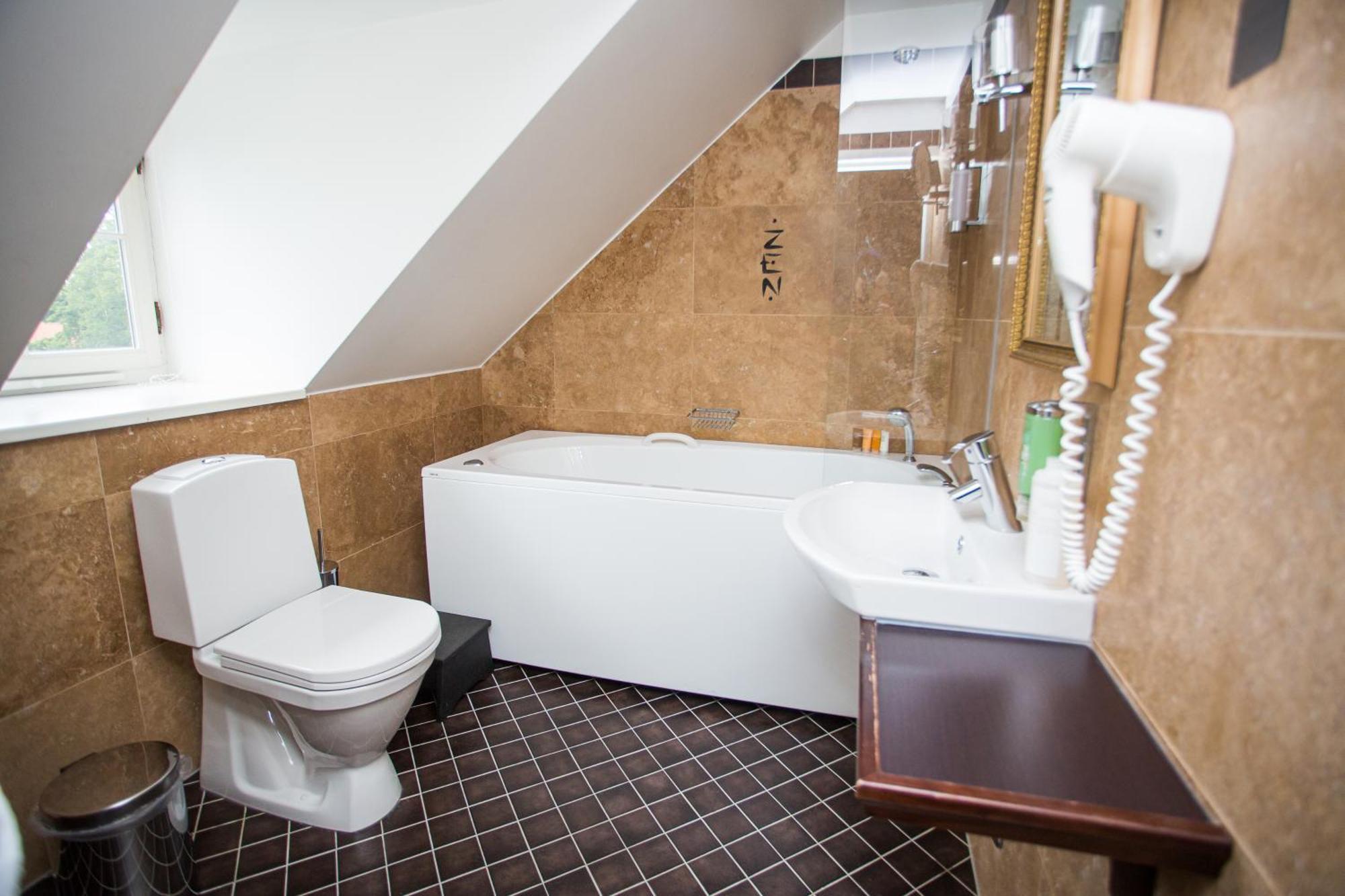 Deluxe Double or Twin Room visit to Sauna Center