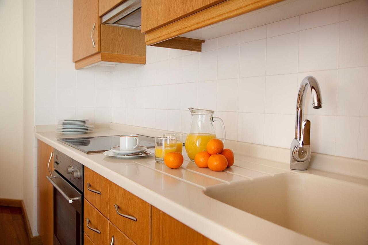 Apartamento de 1 dormitorio con vistas al mar y la piscina