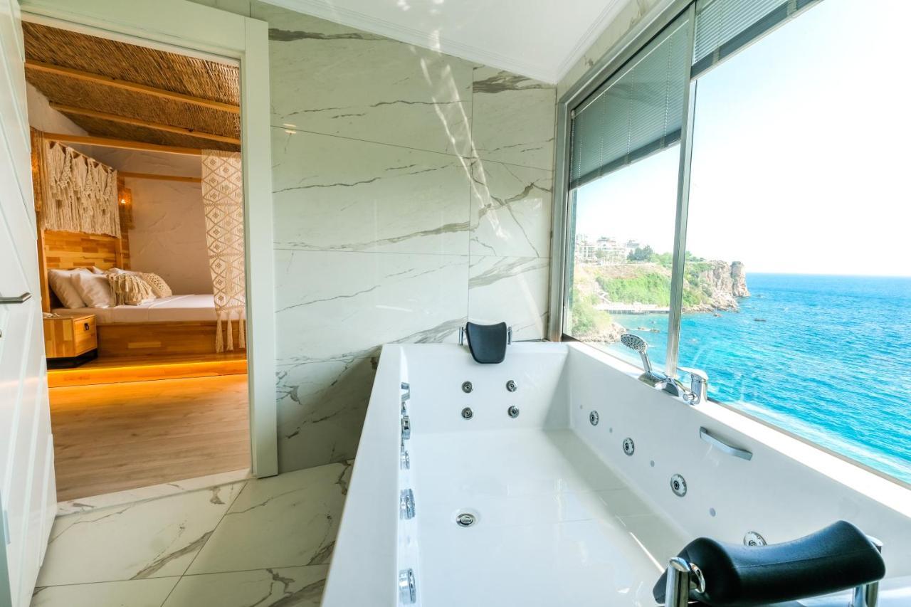 Deluxe Suite Spa Bath,1233345470:JPEG