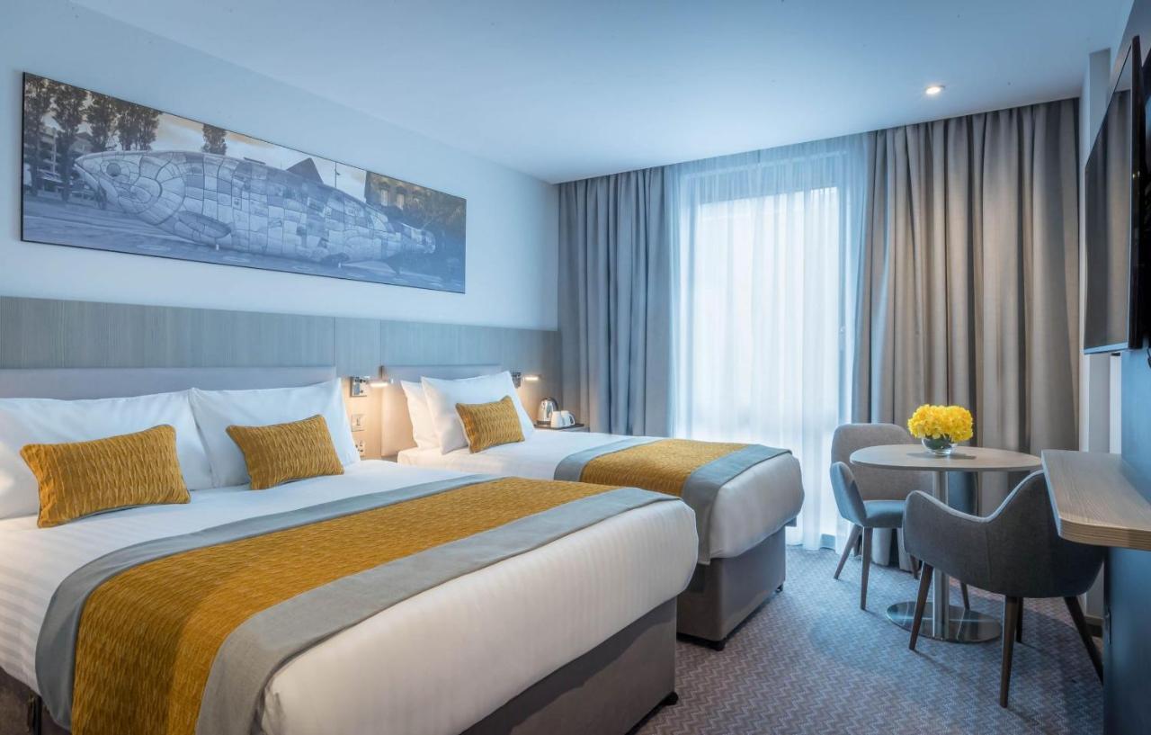 Deluxe Double & Single with Sea View