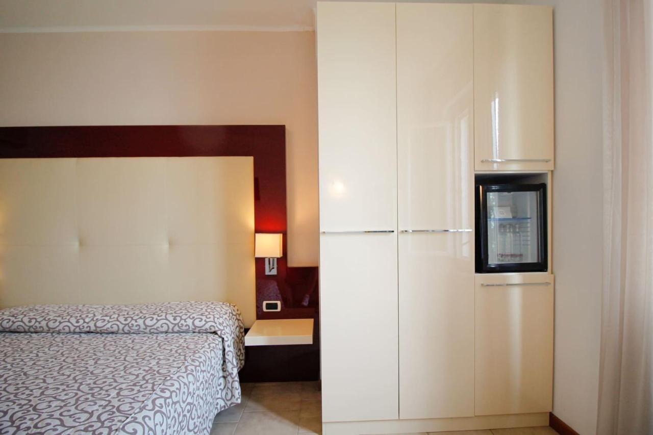 Triple Room Lake View,1231321589:JPEG