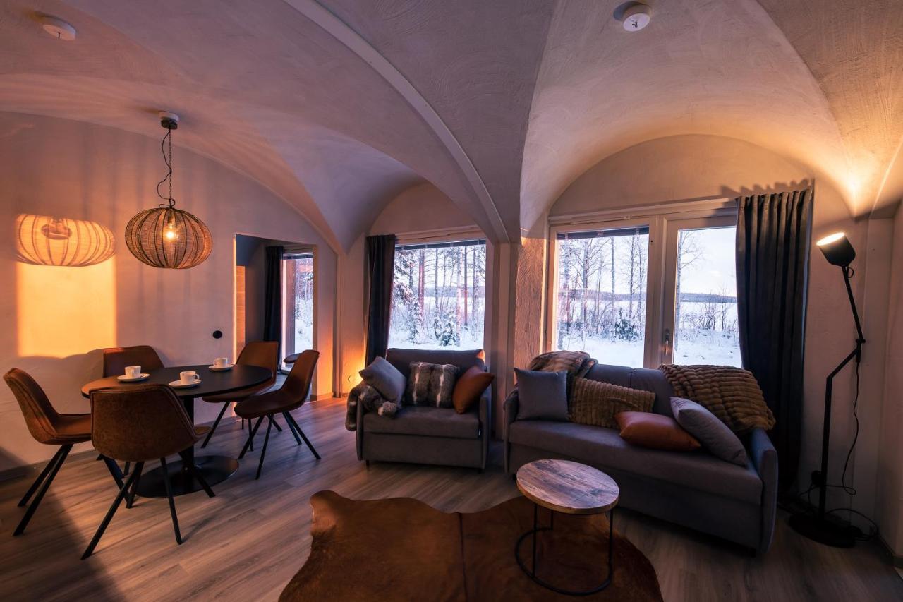 Apukka Lakeview Suite