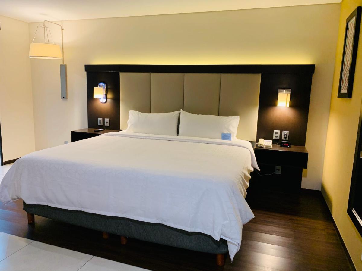Standard King Room,1279031299:JPEG
