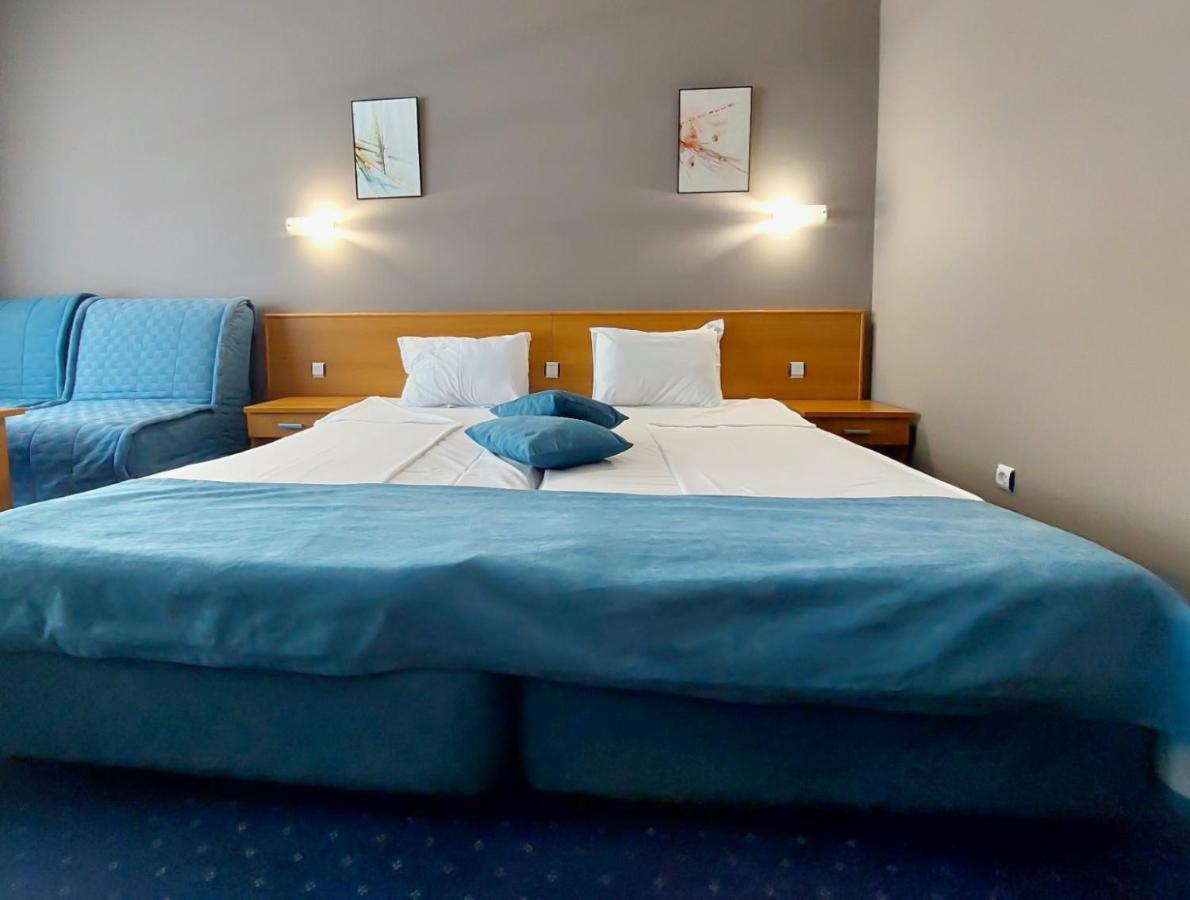 Habitación Doble (2 adultos + 1 niño) - 1 o 2 camas