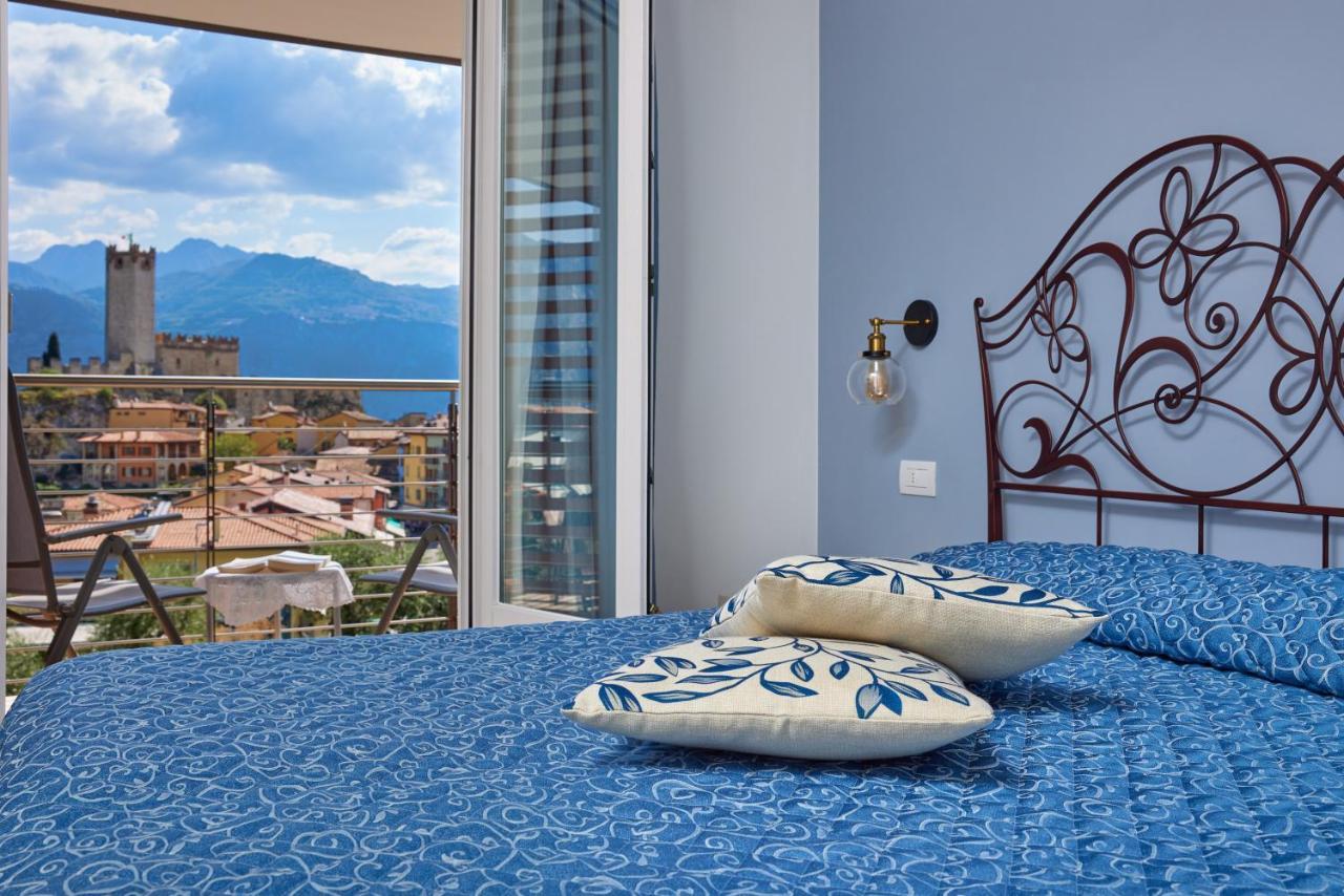 Habitación Doble con balcón y vistas al lago