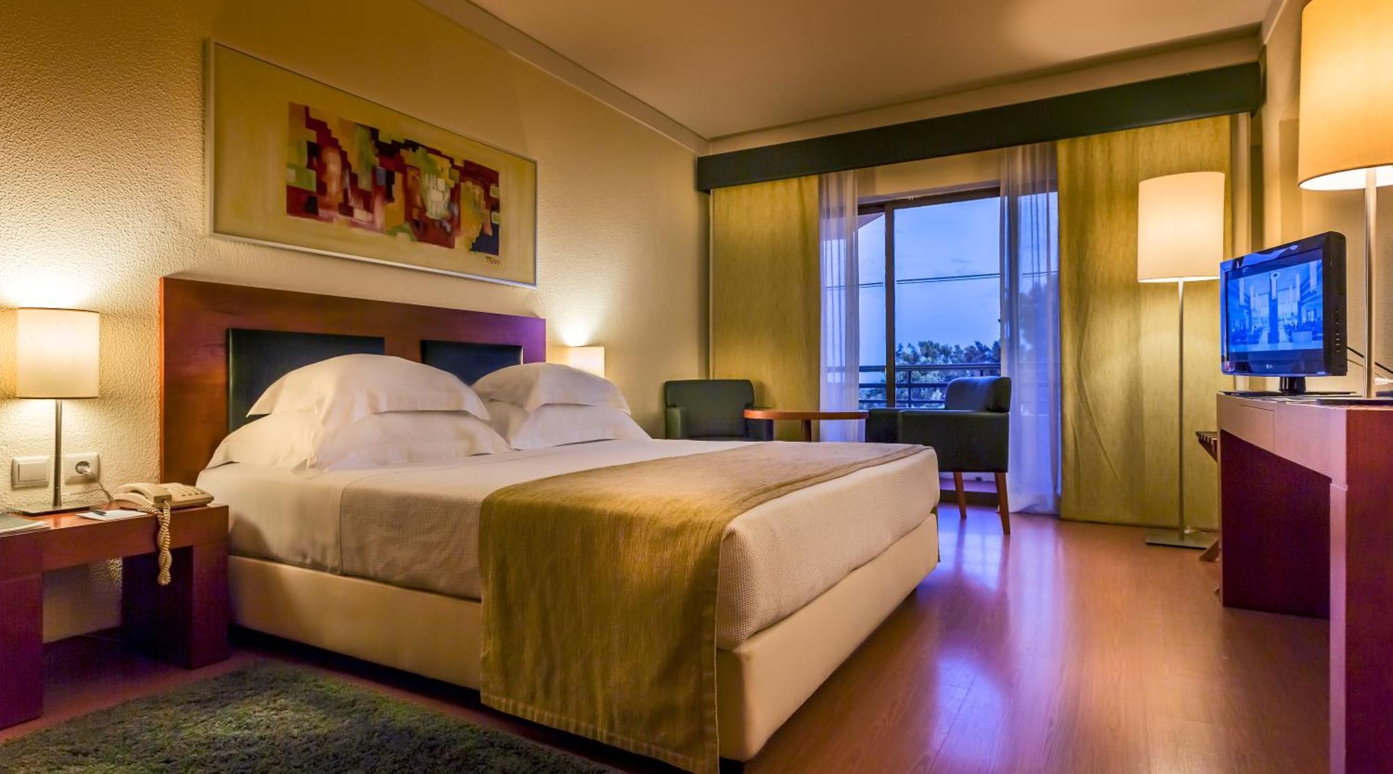 Twin Room Pool View Extra Bed
