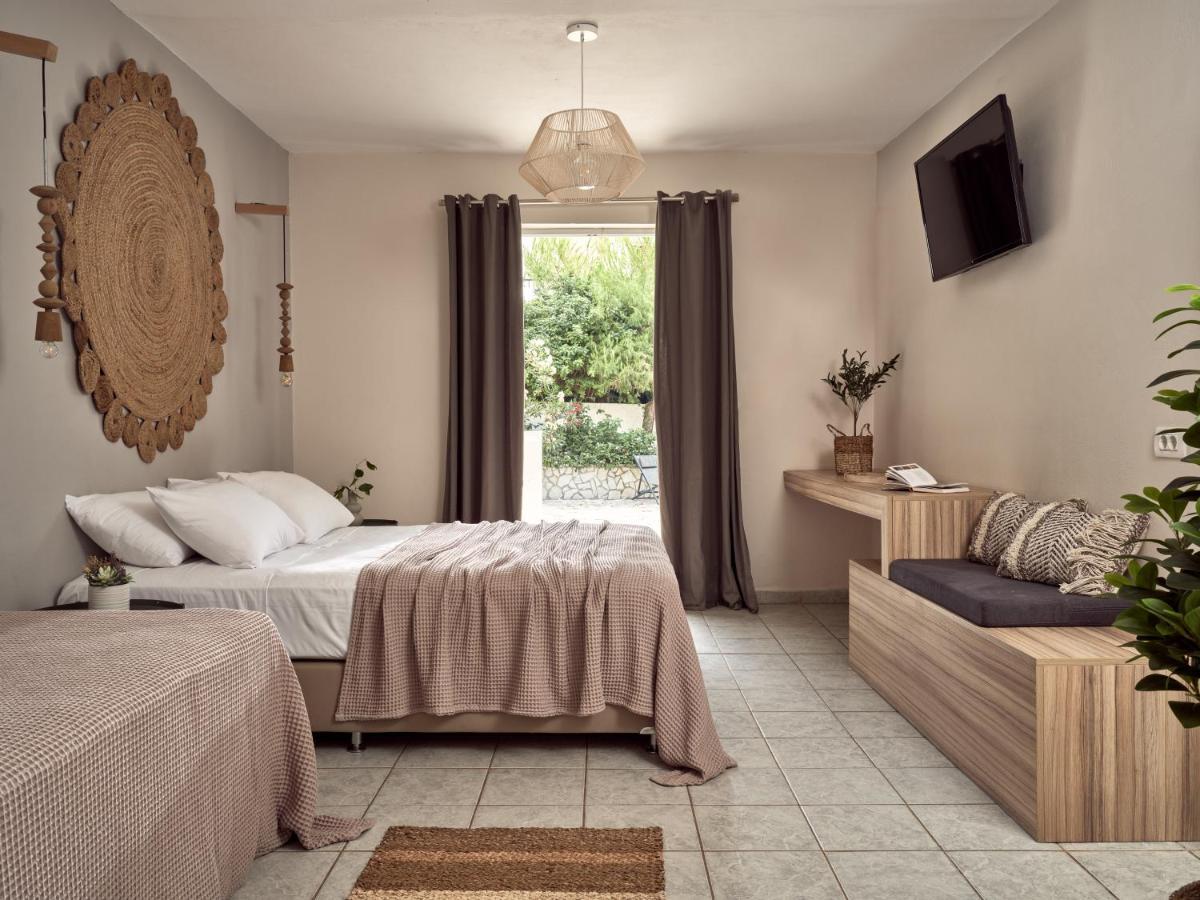 Standard Family Room,1243871029:JPEG