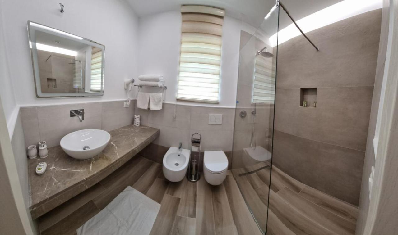 Deluxe Triple Room,1606644476:JPEG
